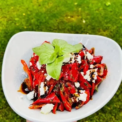 Salata cu ardei si pesto